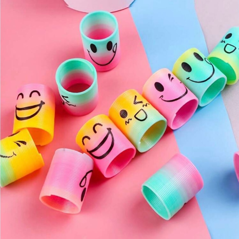 Slinkys Party Favor bag - 12 small emoji rainbow slinkys - Picture 3 of 3